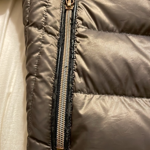 Packable Puffer Jacket - Picture 4 of 4